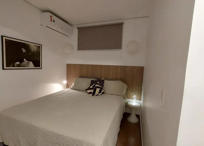 Charmosa casa de vila próxima ao metrô